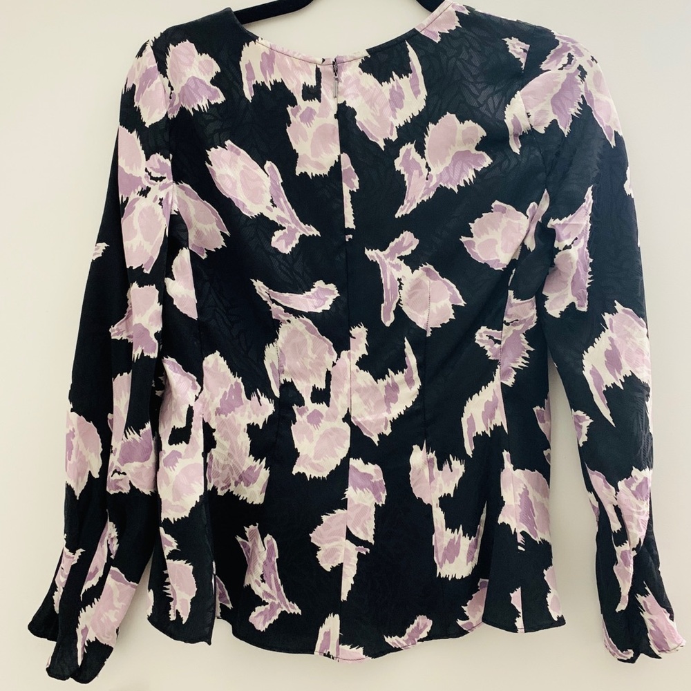 NEW/ REBECCA TAVLOR Slik V Neck Top💗 - Picture 2 of 6